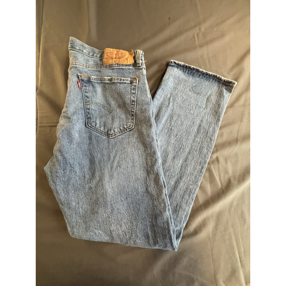 Levi’s 36x32 Distressed Jeans Straight Fit Blue Denim‎ Paper Patch